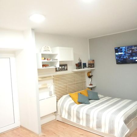 Studio Apartman "Nicole" 普拉 外观 照片