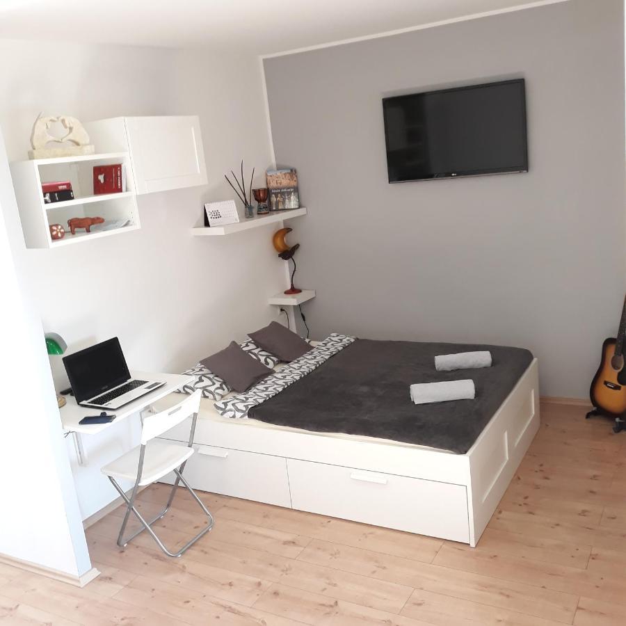 Studio Apartman "Nicole" 普拉 外观 照片